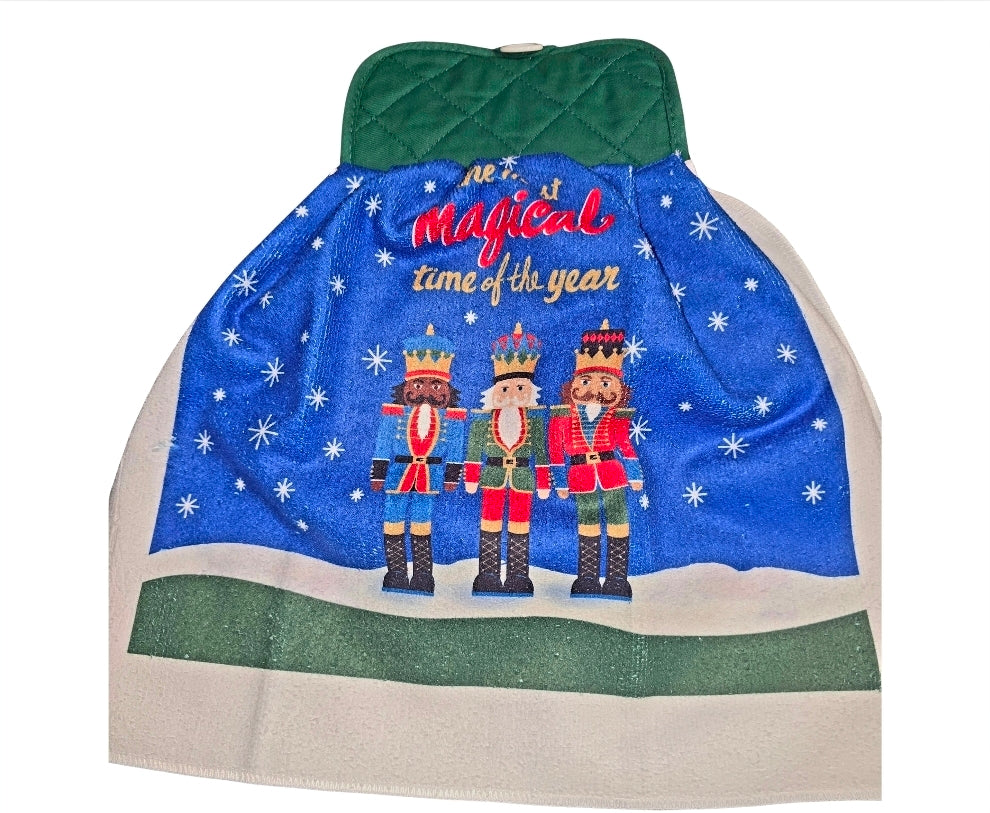 Hanging kitchen hand towel