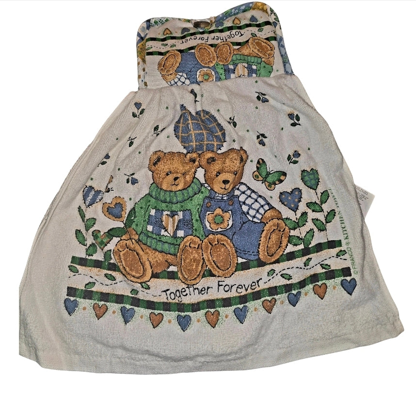 Hanging kitchen hand towel