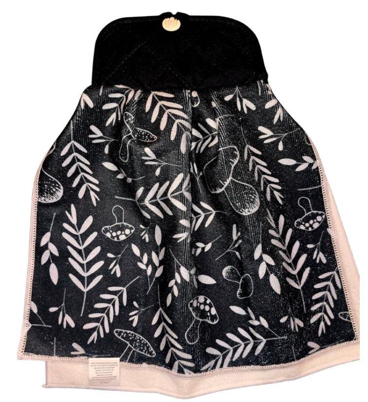 Hanging kitchen hand towel